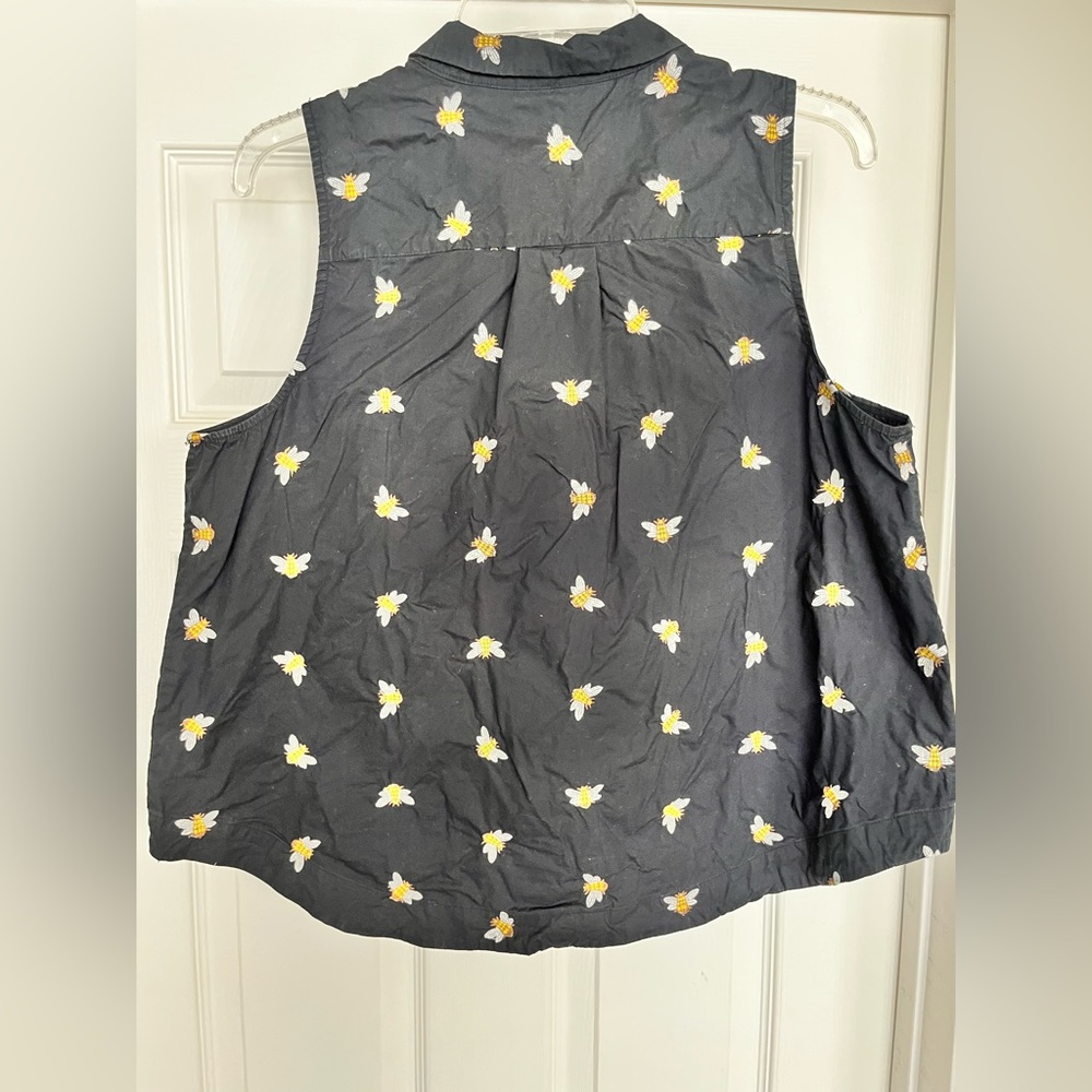 HD in Paris Embroidered Bee Black Sleeveless Shirt Button collared Tank top - Picture 7 of 11